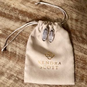 Beautiful Kendra Scott Drop Earrings